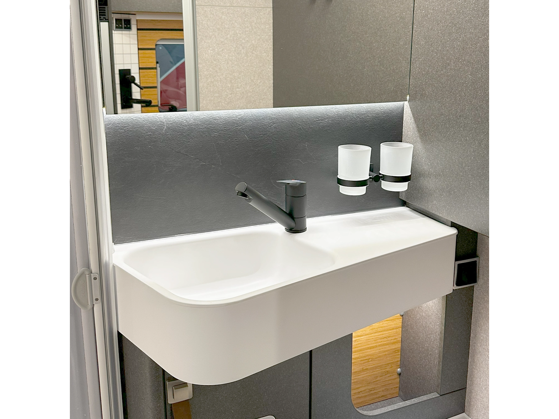 Hymer ML-T 580 Xperience - Bathroom Sink