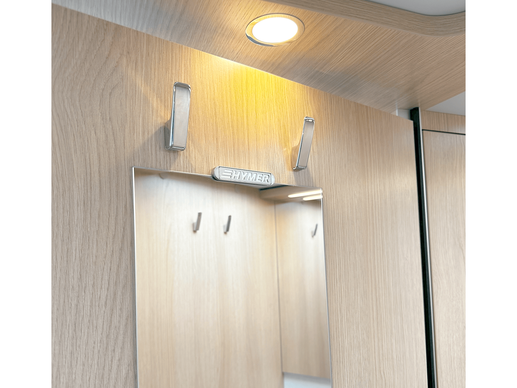 Hymer B-MC I 680 Motorhome Bathroom hooks & hymer details