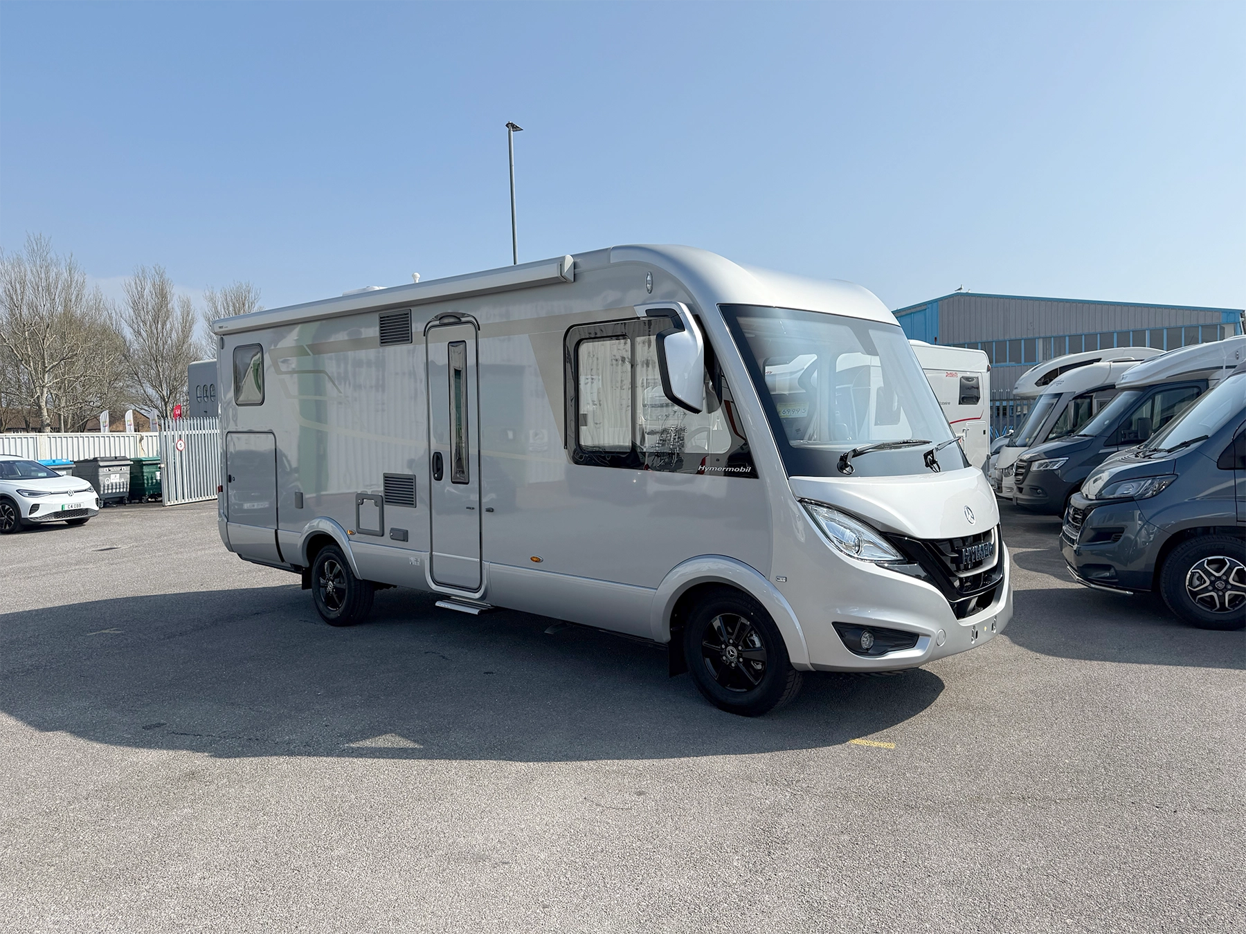Hymer B-MC I 680 Motorhome Exterior Left Side