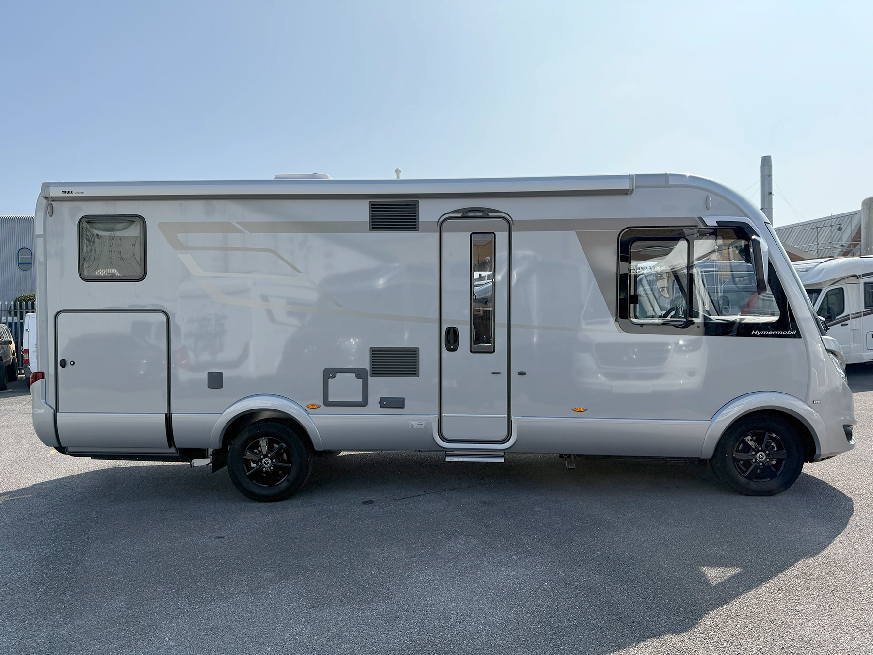 Hymer B-MC I 680 Motorhome Exterior Left Side
