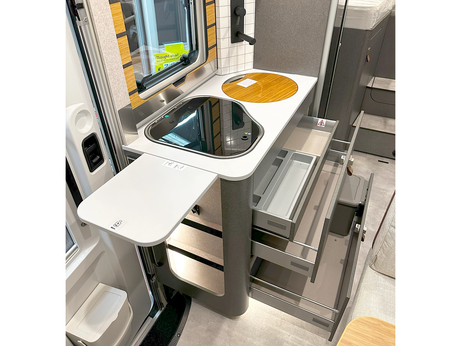 Hymer ML-T 580 Xperience Motorhome Kitchen