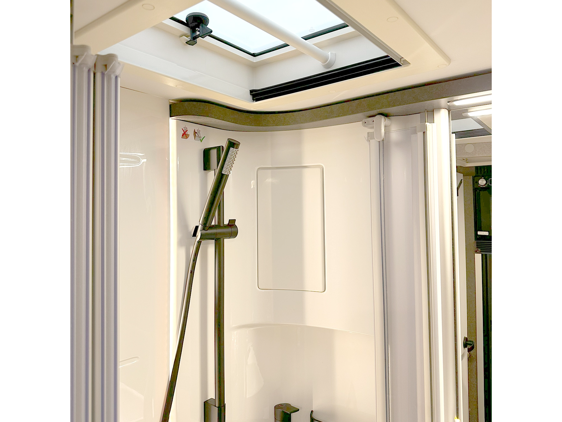 Hymer ML-T 580 Xperience Motorhome Shower