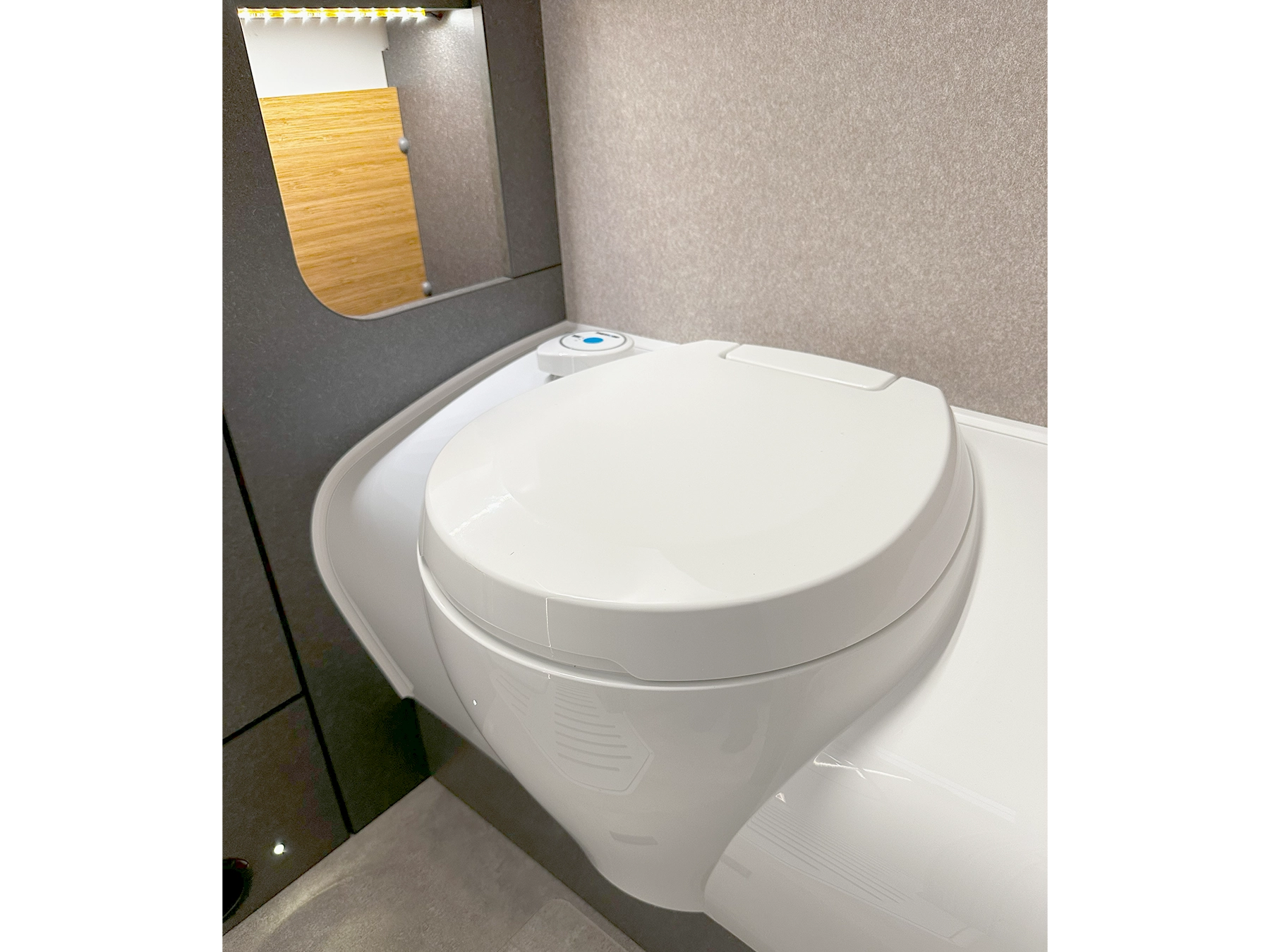 Hymer ML-T 580 Xperience Motorhome Toilet