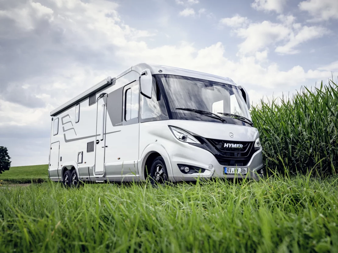Hymer B-ML I 880 Motorhome - Lifestyle Front Right Grass