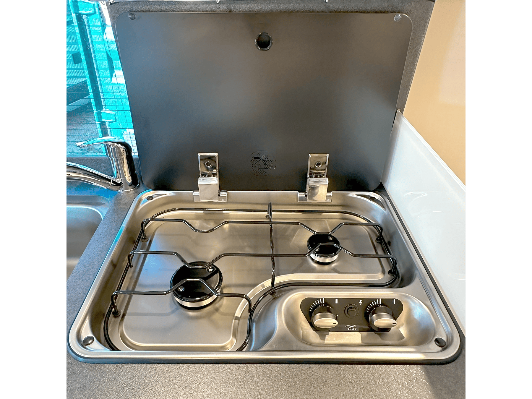 Malibu 540 DB Compact Pop Top Campervan 2 Gas Hob Burner