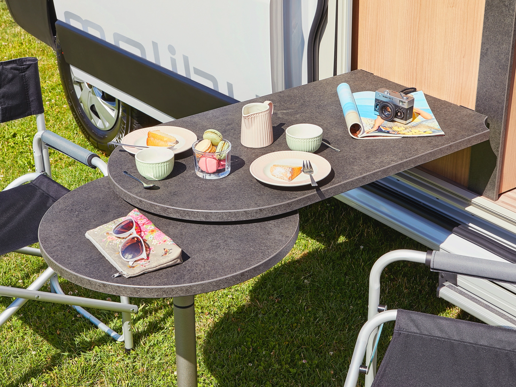 Malibu Comfort 600 Campervan - Table Outside